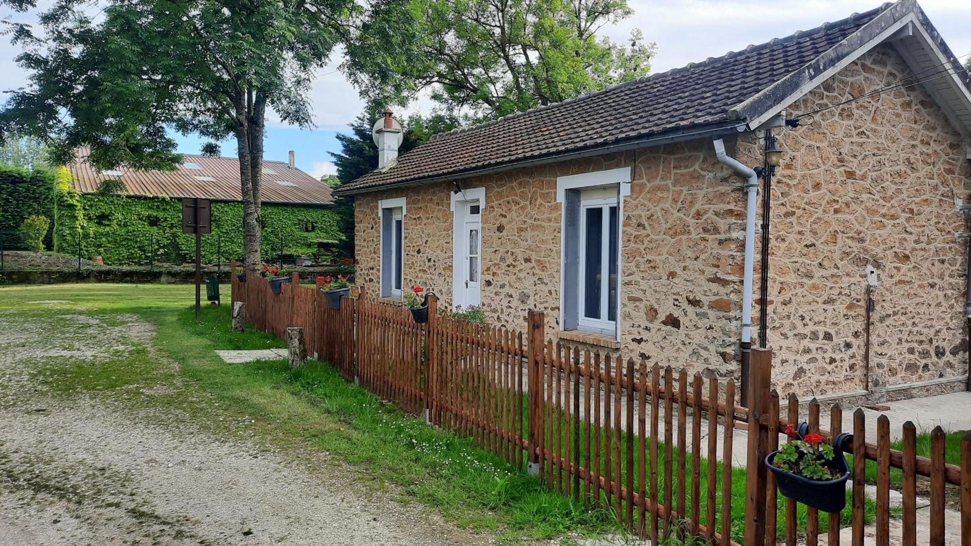 Gite Du Chateau De Chambonnieres Le Plessis-Feu-Aussoux Exteriér fotografie